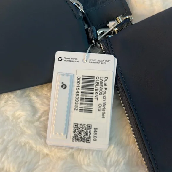 Lululemon Dual Pouch Wristlet in Oil Blue, OS - Picture 10 of 12